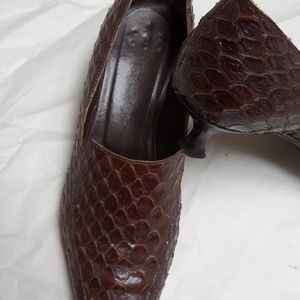 High quality Italian leather pumps  in size: 6